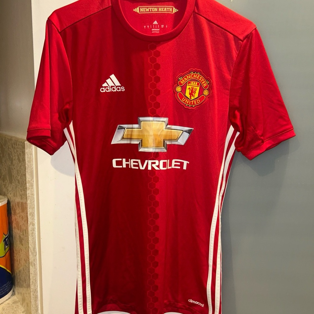Manchester United  2016/2017 Home Football Shirt Jersey Adidas Small